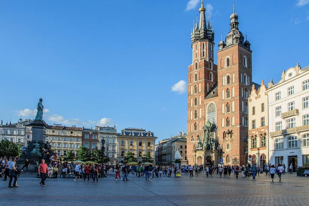 what to see in krakow St. Mary's church