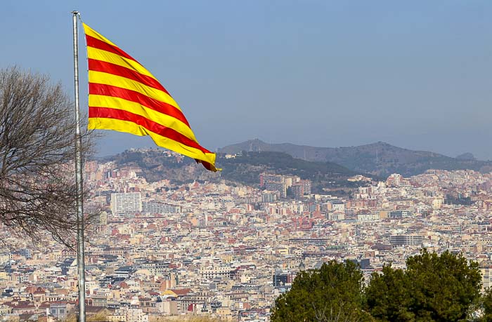 atrakcje Barcelony Flaga Katalonii Montjuic